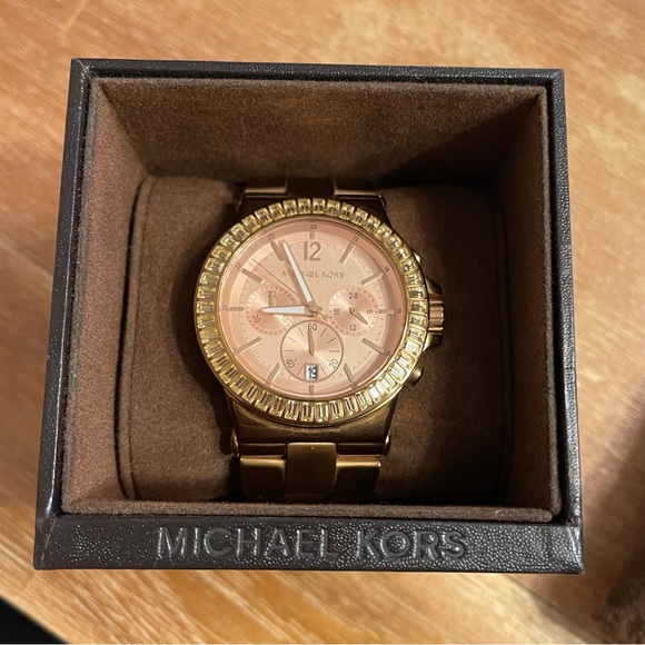 Michael Kors Women's MK5412 Dylan Rose-Tone Watch - Picture 8 of 9